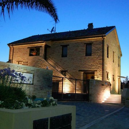 Bed and Breakfast La Tana Dei Leoni Monsampolo Del Tronto Exterior foto