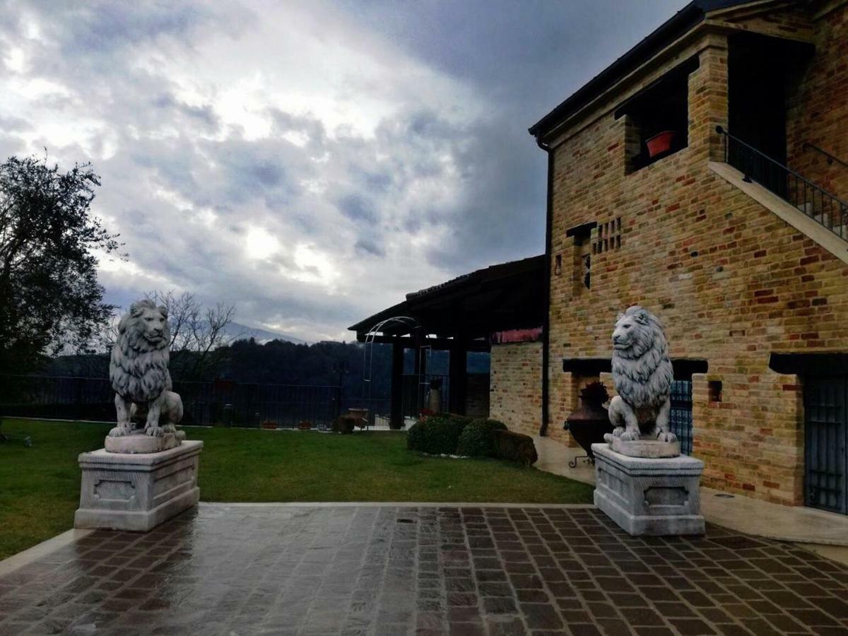 Bed and Breakfast La Tana Dei Leoni Monsampolo Del Tronto Exterior foto