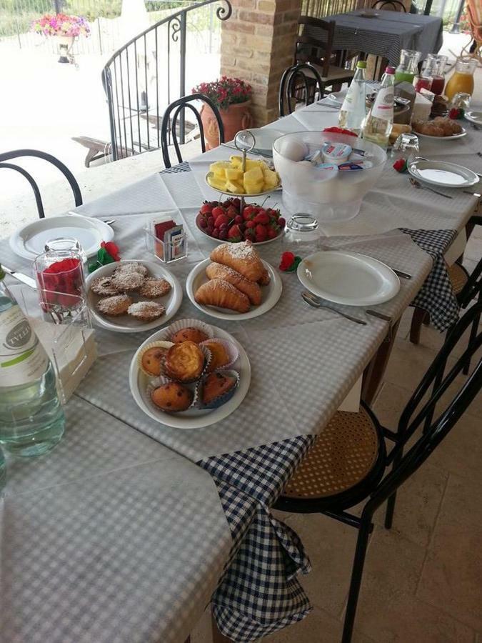 Bed and Breakfast La Tana Dei Leoni Monsampolo Del Tronto Exterior foto